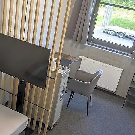 Business-motel, Free Massage Chairs, Secure Xl-parking, 24h-checkin Heimsheim