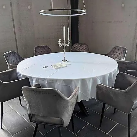 Business-motel, Free Massage Chairs, Secure Xl-parking, 24h-checkin *