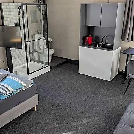 Business-motel, Free Massage Chairs, Secure Xl-parking, 24h-checkin فندق