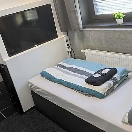 Business-motel, Free Massage Chairs, Secure Xl-parking, 24h-checkin * Heimsheim