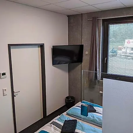 Business-motel, Free Massage Chairs, Secure Xl-parking, 24h-checkin Heimsheim